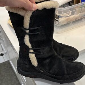 Merrell Women's Black and Cream Winter Boots